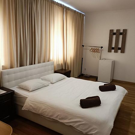 Mirage Ξενοδοχείο Chernivtsi Εξωτερικό φωτογραφία
