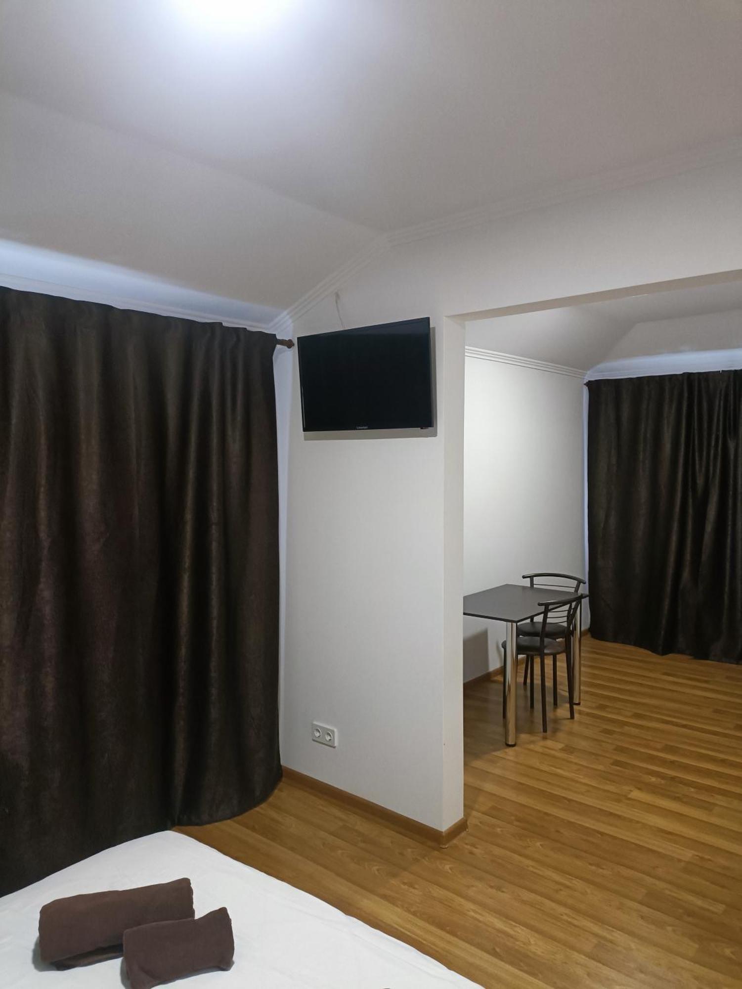 Mirage Ξενοδοχείο Chernivtsi Εξωτερικό φωτογραφία