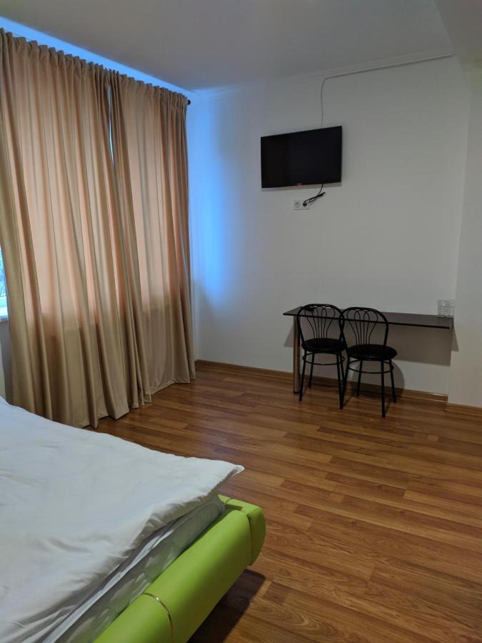 Mirage Ξενοδοχείο Chernivtsi Εξωτερικό φωτογραφία